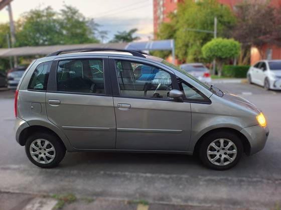 FIAT IDEA 1.4 MPI ELX 8V FLEX 4P MANUAL FIAT IDEA 1.4 MPI ELX 8V FLEX 4P MANUAL